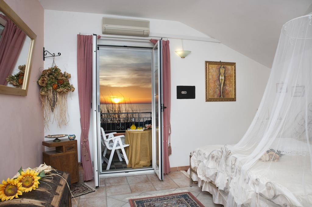 Casa Vacanza Alice & Mari Ascea Phòng bức ảnh