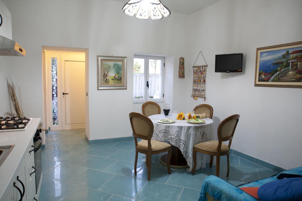 Casa Vacanza Alice & Mari Ascea Phòng bức ảnh